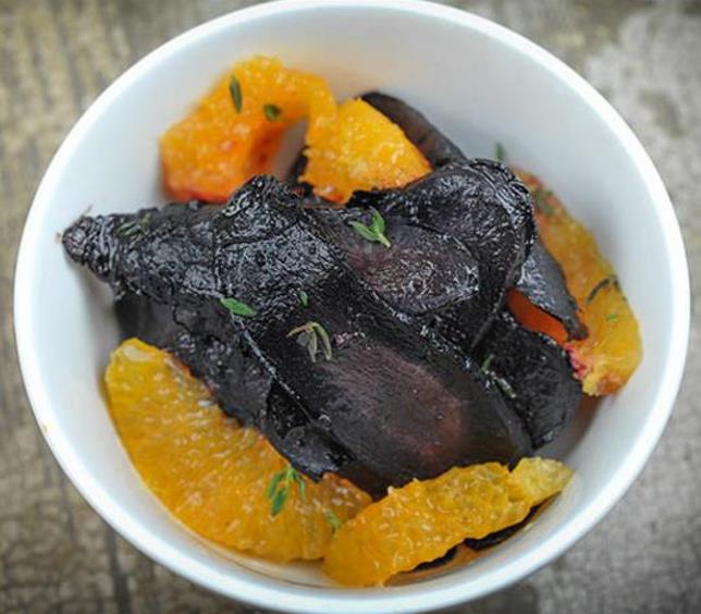 Daucus carota 'Pusa Asita Black' (C. O) - Cenoura roxa-enegrecida interior e exterior, Cenoura negra, Cenoura colorida